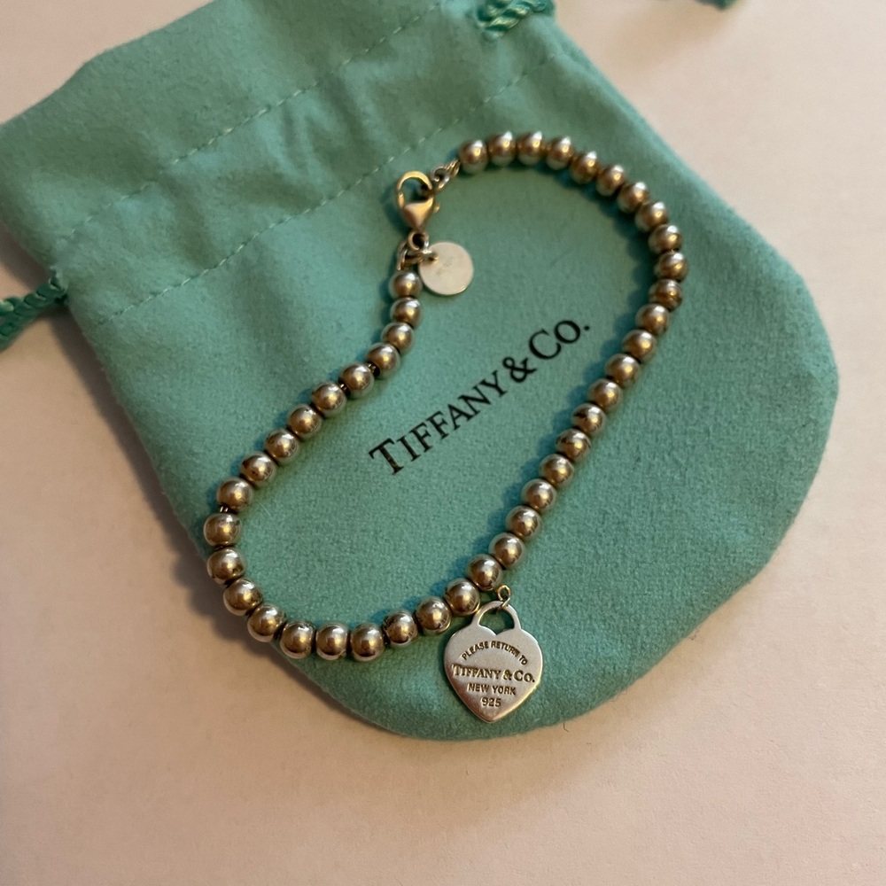 Tiffany & Co. Silver Beaded Bracelet with Silver Heart Charm - Picture 2 of 6